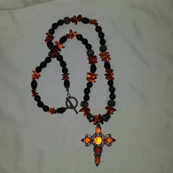 Amber and Black Onyx Necklace - Picture 4 of 4